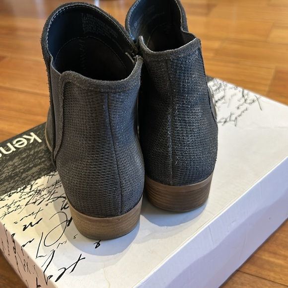 Kenzie Ankle Boot - Picture 3 of 5